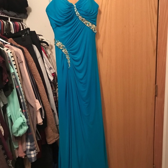 Prom dress - Picture 4 of 8